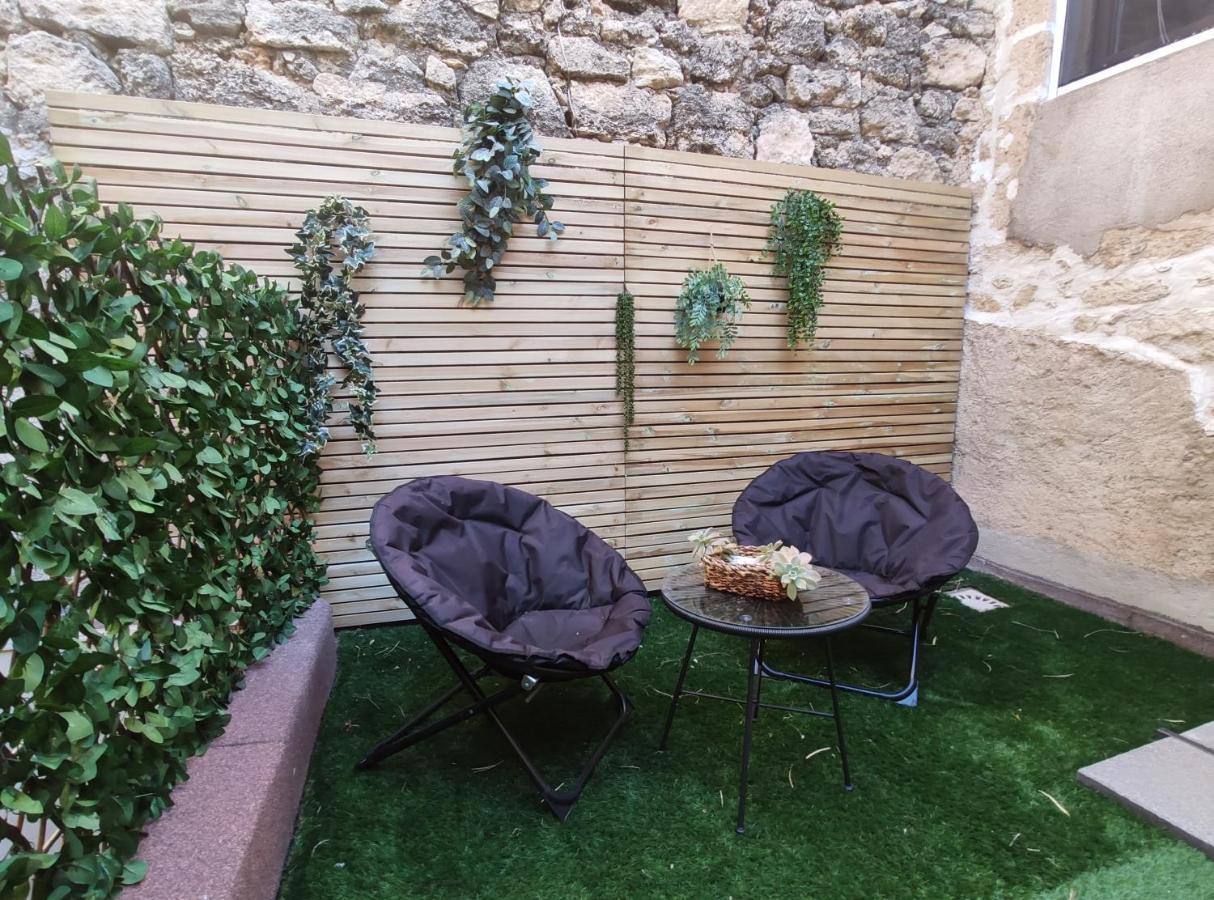 Chez Leon - Clim' & Patio - Appart Loupian Centre Экстерьер фото